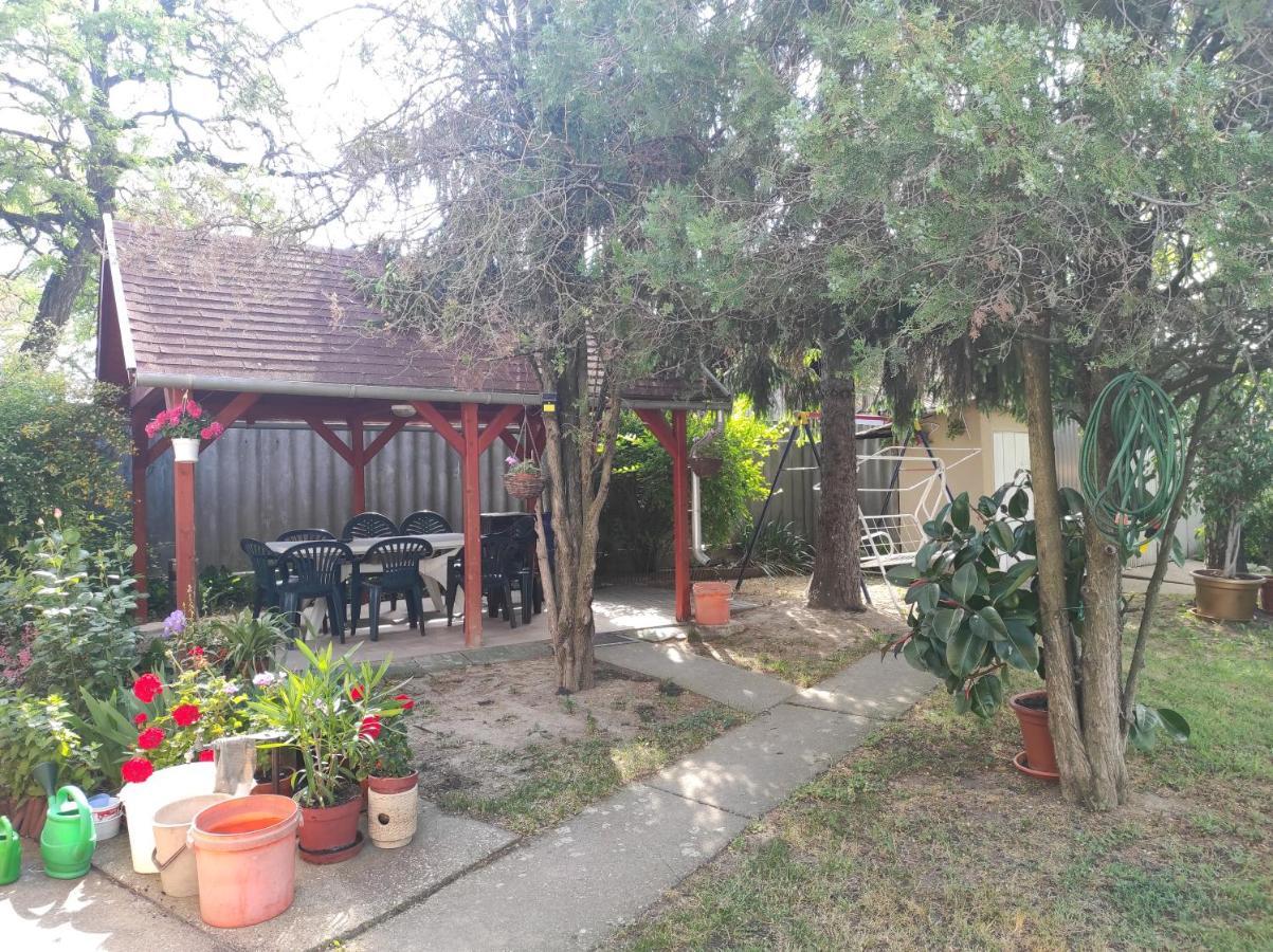Apartamento Kovacs Vendeghaz Hajdúszoboszló Exterior foto